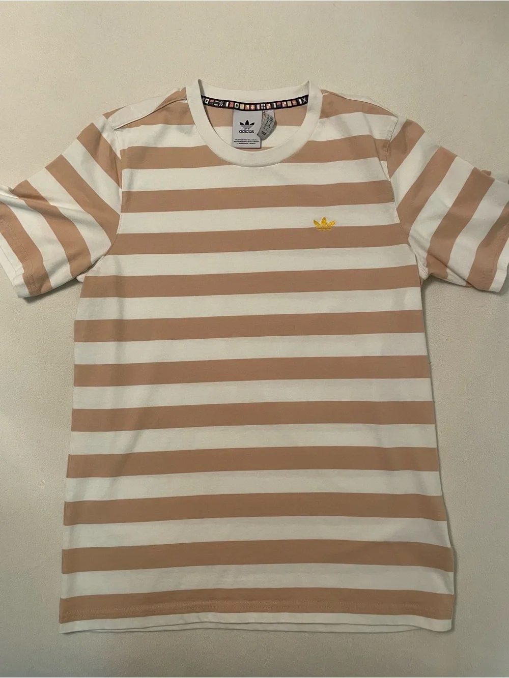 Adidas Mens Casual Tan and White Striped T-shirt Medium Embroidered Logo